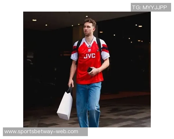 皇马瞄准19岁青训后卫巴尔德佩尼亚斯引发关注